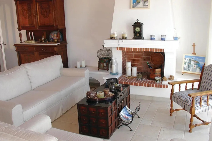 Room 4 of 10