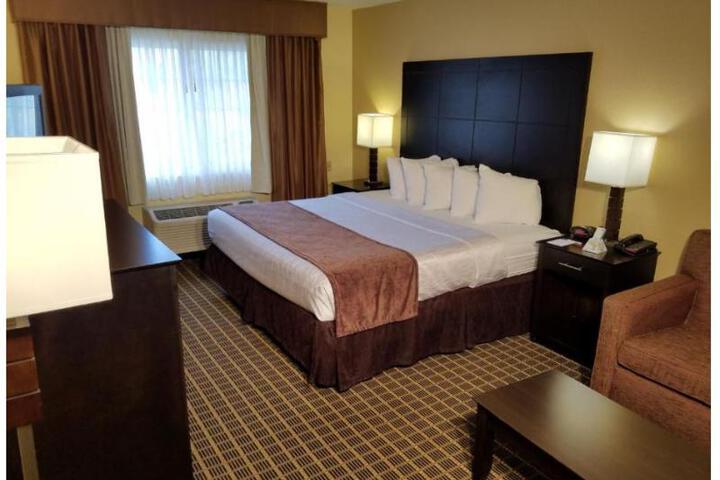 1 King Bed (1 of 5)