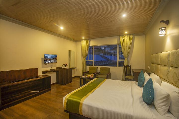 Room 14 of 37