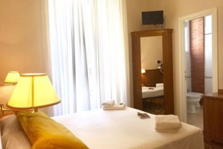 Room 15 of 27