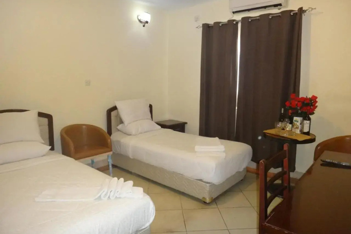 Room 2 of 22