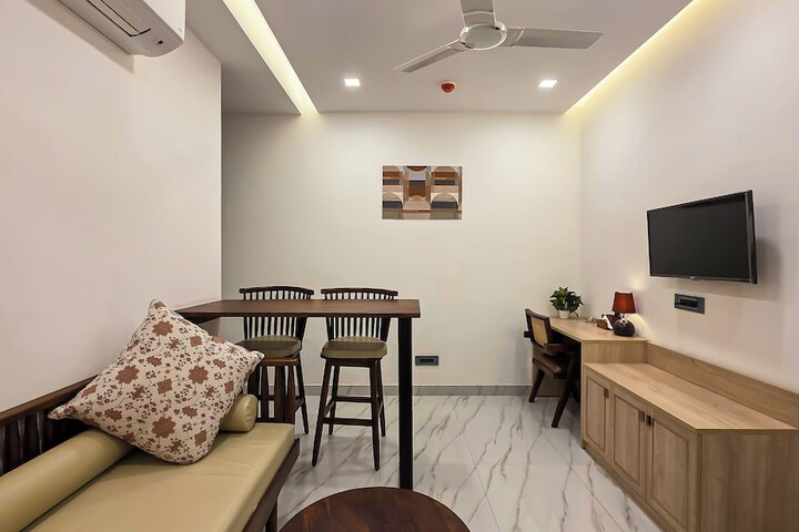 Room 26 of 38