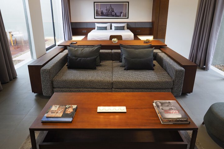 Room 4 of 38