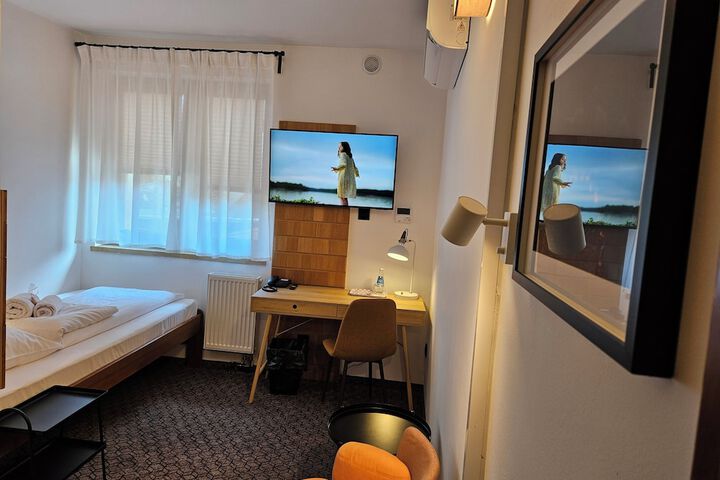 Room 18 of 73