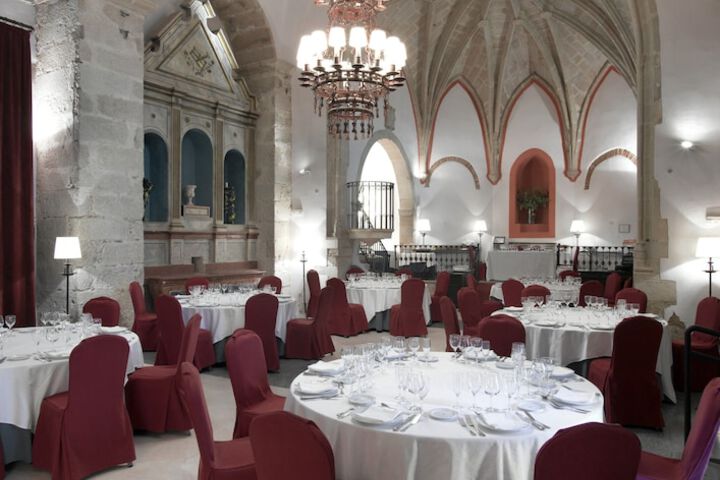 Ballroom/Hall 31 of 41