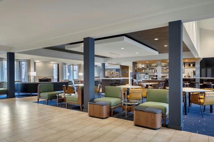 Entrance & Lobby