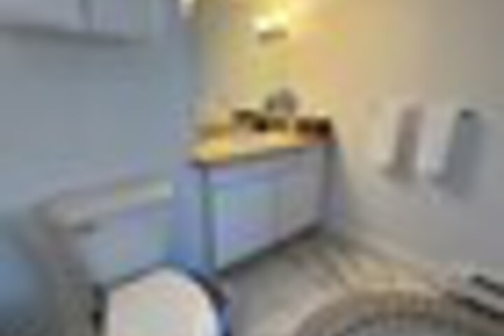 Room 185 of 297