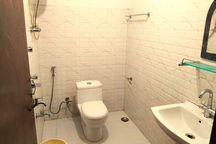 Room 18 of 29