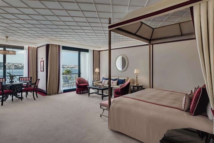 Room 83 of 318