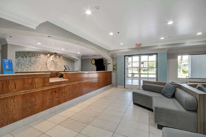 Hotel Lobby
