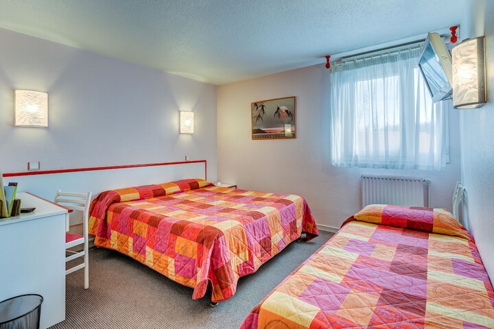 Room 9 of 65