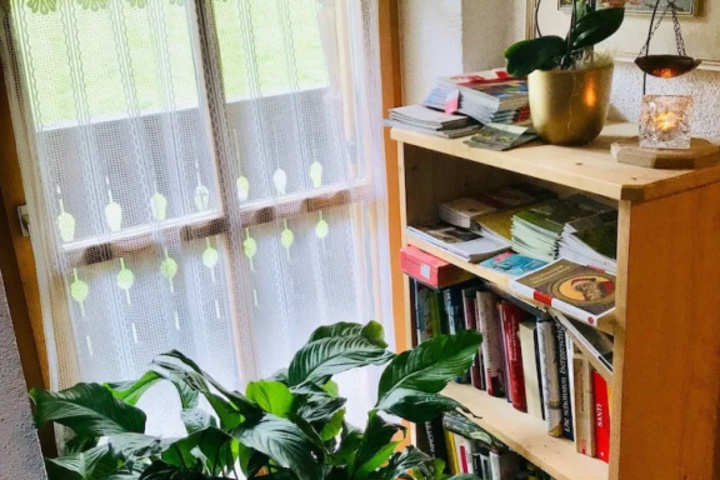 Room 8 of 14