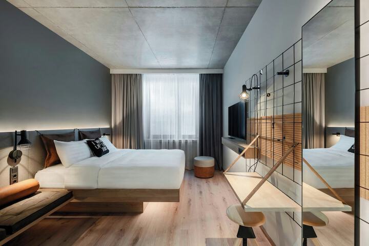 Room 14 of 74