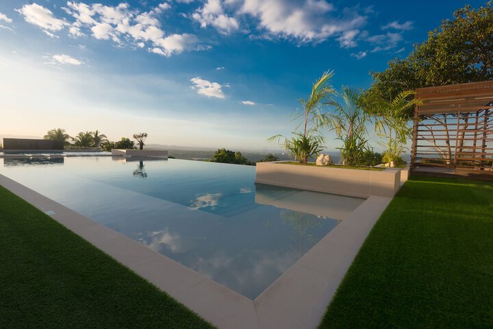 Pool 19 of 44