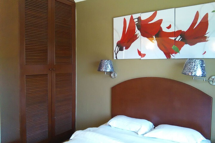 Room 4 of 14