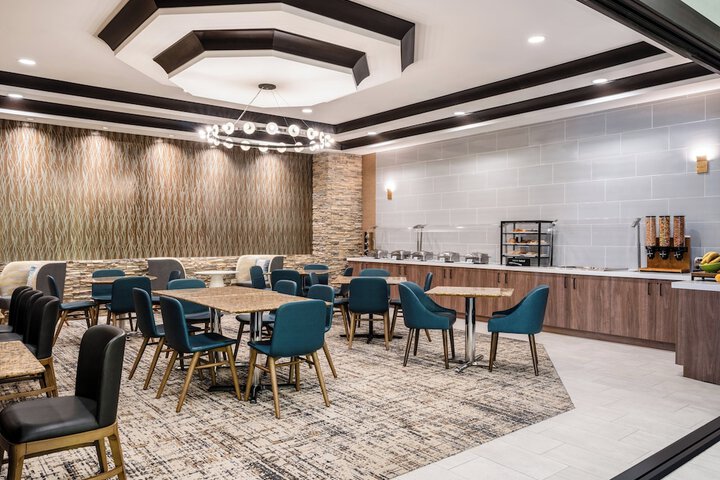 Breakfast/Coffee Service 73 of 91