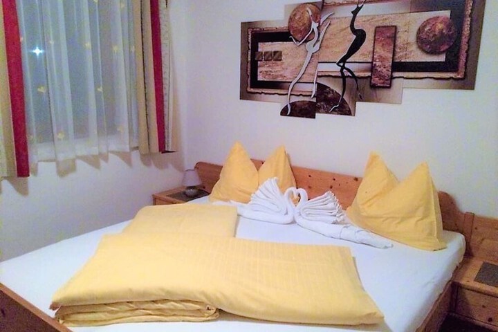 Room 30 of 97