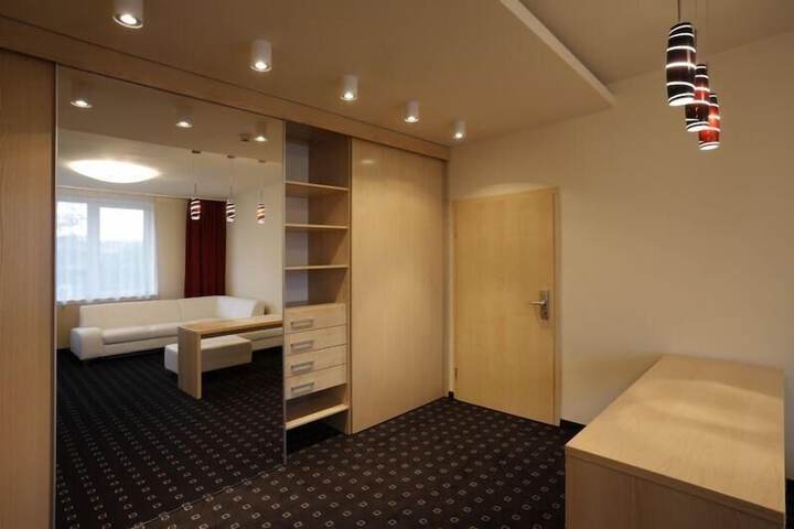 Room 8 of 49
