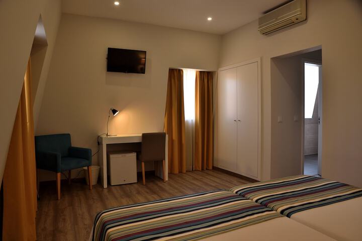 Room 8 of 39