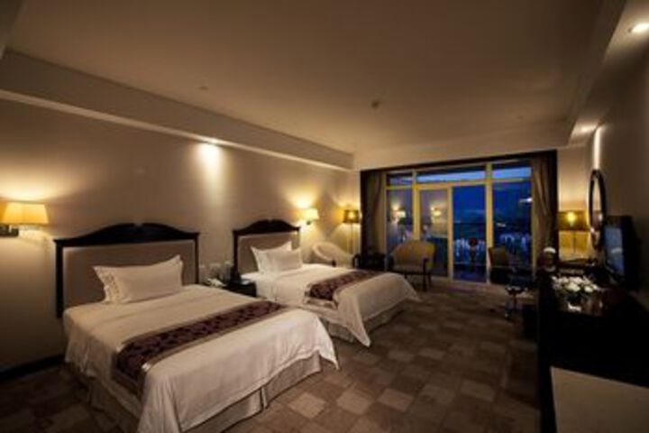 Room 9 of 50