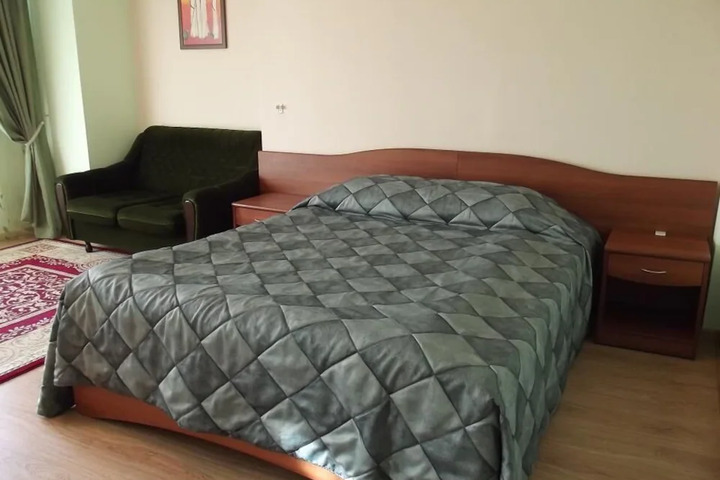 Room 2 of 8