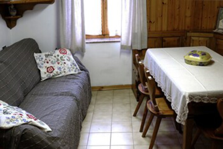 Room 33 of 43