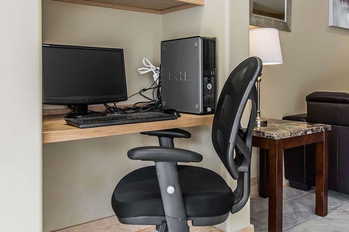 Business Center 39 of 41