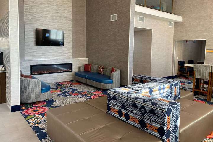 Entrance & Lobby