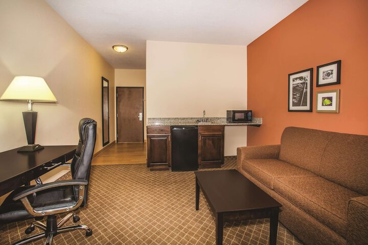 Room 6 of 34