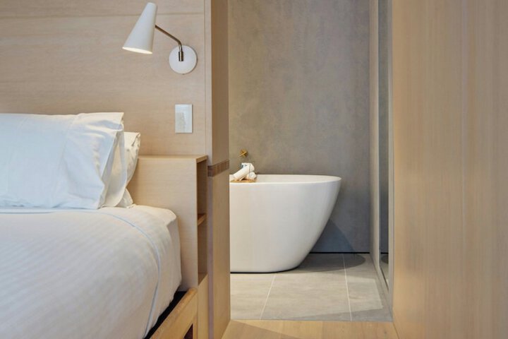 Room 121 of 308