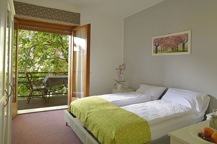 Room 5 of 42