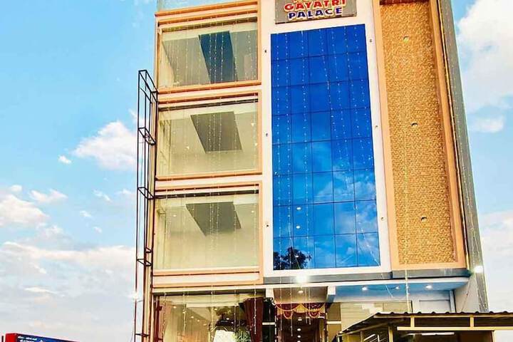 Hotel Gayatri Palace
