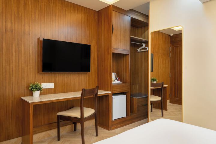 Room 8 of 41