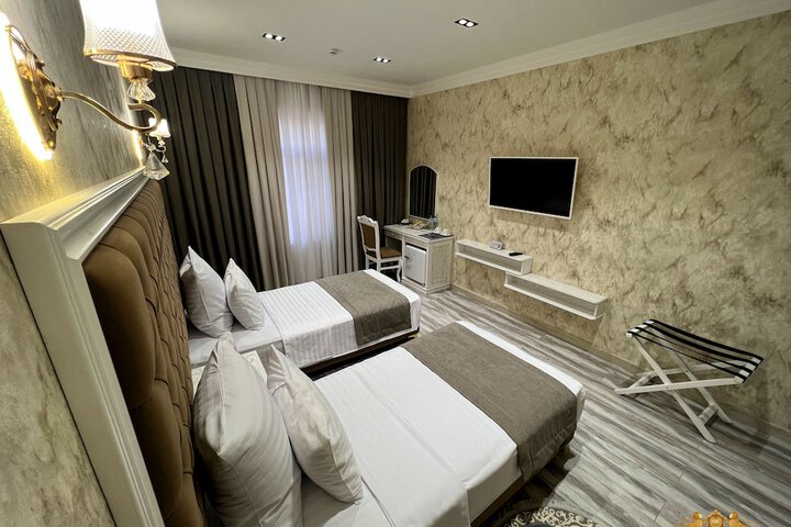 Room 10 of 49