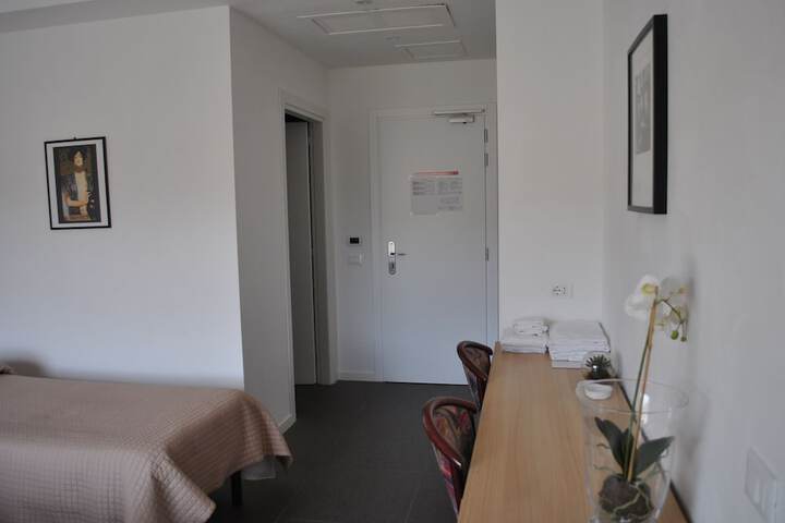 Room 37 of 86