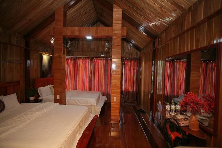 Room 3 of 40
