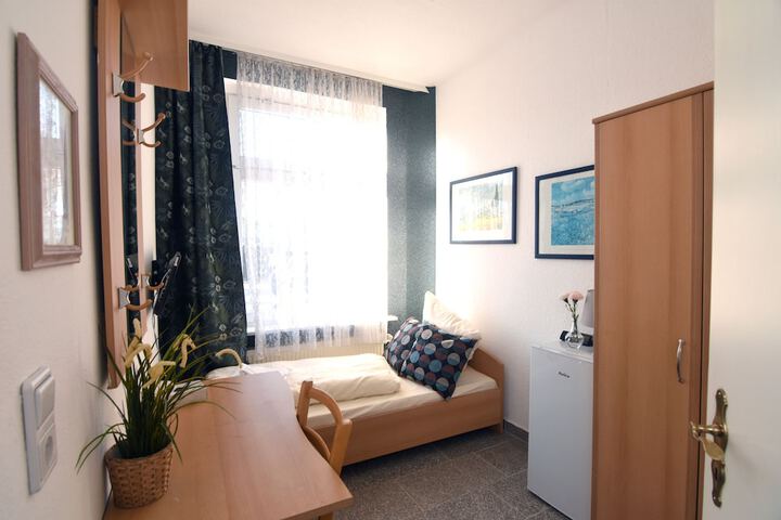Room 9 of 46