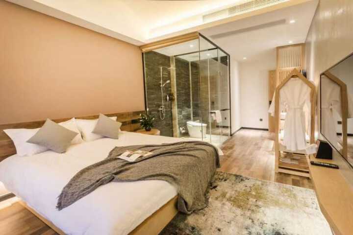Room 41 of 63