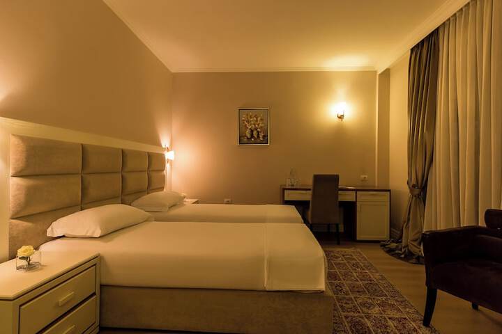 Room 18 of 40