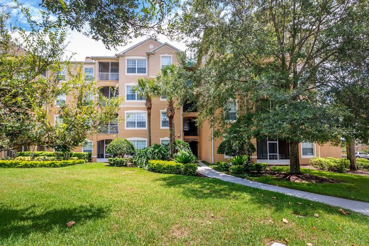 Hotel Exterior 24 of 24