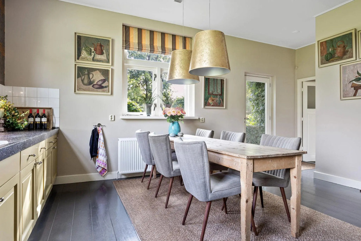 Spectacular Farmhouse With Terrace Garden, Parking, Parasol
