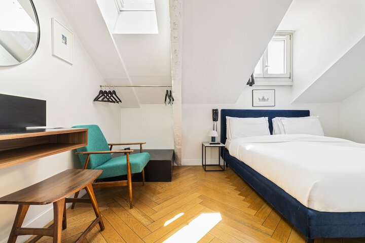 Room 18 of 40