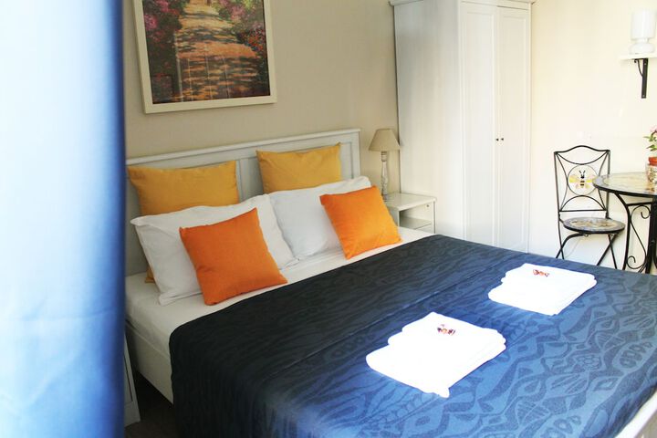 Room 7 of 28