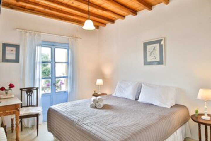 Room 4 of 23