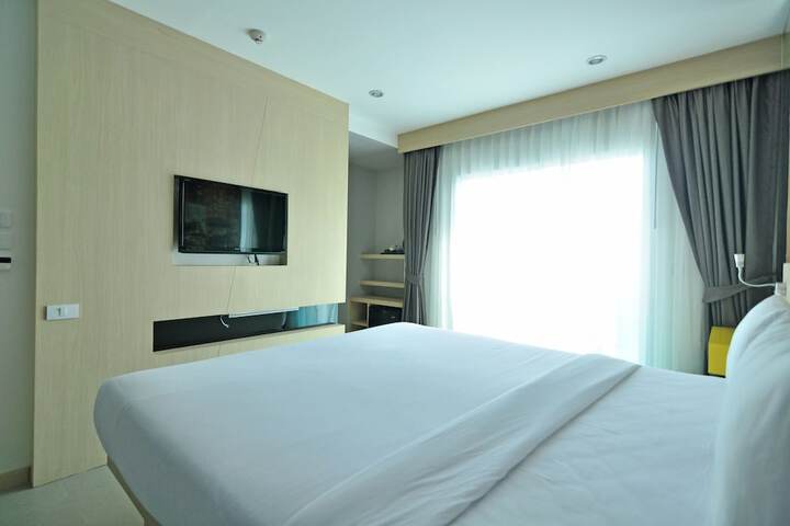 Room 11 of 77
