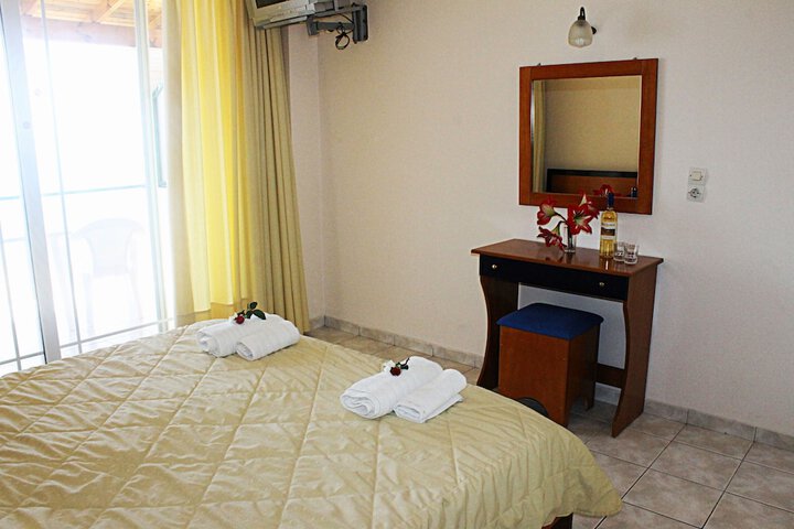 Room 6 of 40