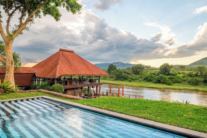 Pool Hotel