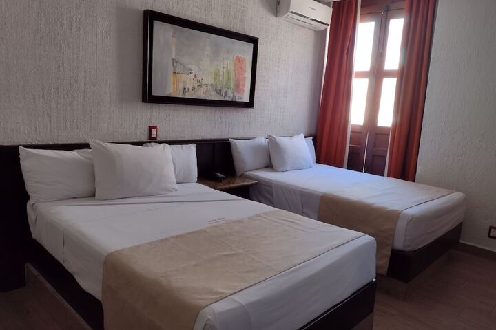 Room 6 of 76