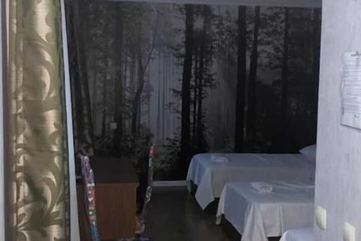 Room 6 of 45