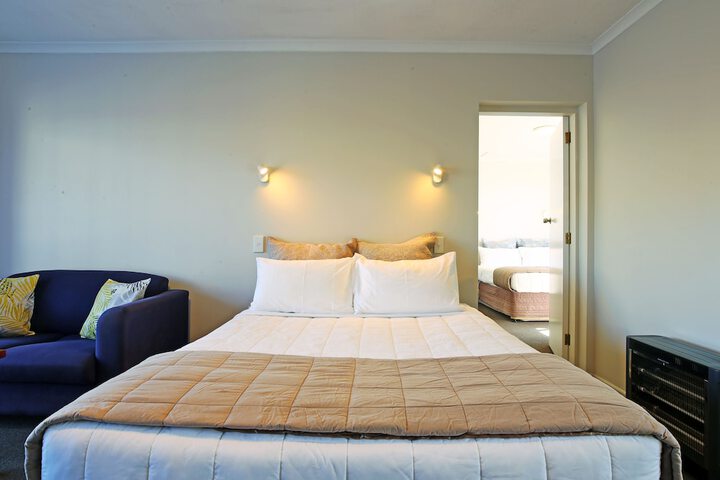 Room 15 of 38
